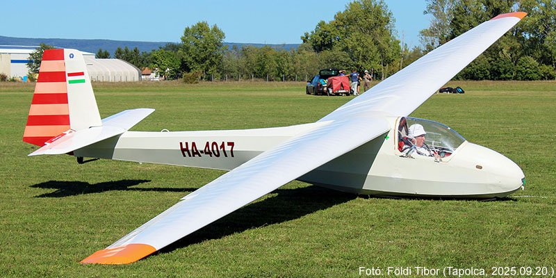 Kép a HA-4017 (2) lajstromú gépről.