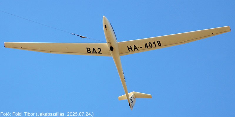 Kép a HA-4018 (2) lajstromú gépről.