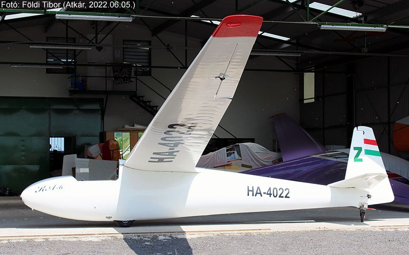 Kép a HA-4022 (2) lajstromú gépről.
