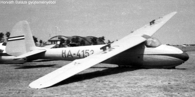 Kép a HA-4152 lajstromú gépről.