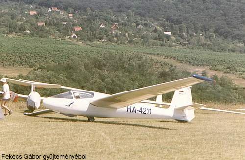 Kép a HA-4211 lajstromú gépről.