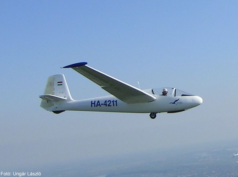 Kép a HA-4211 lajstromú gépről.