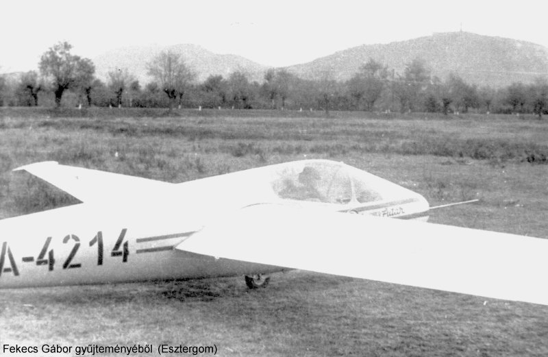 Kép a HA-4214 lajstromú gépről.