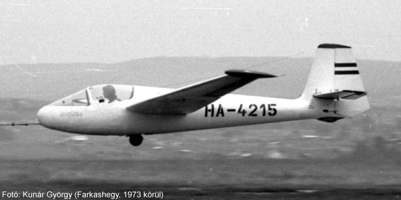 Kép a HA-4215 lajstromú gépről.