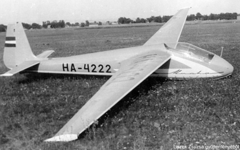 Kép a HA-4222 lajstromú gépről.