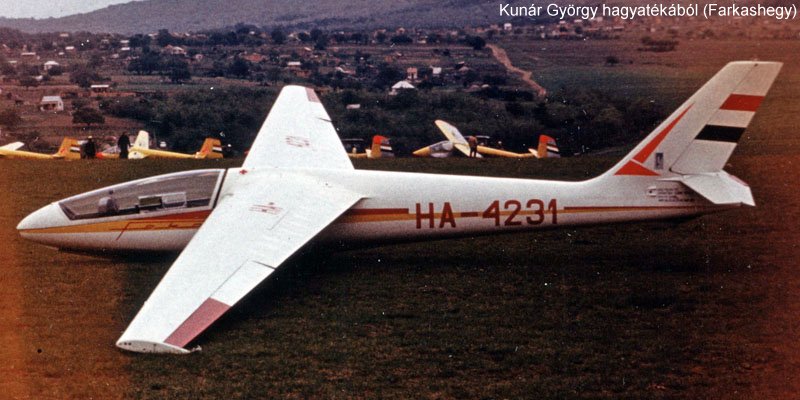 Kép a HA-4231 (2) lajstromú gépről.