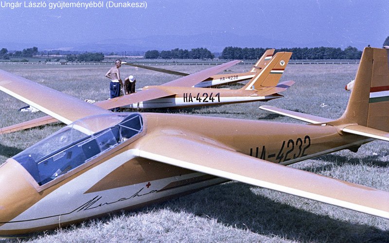 Kép a HA-4232 lajstromú gépről.