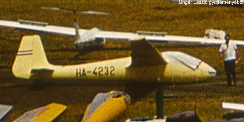 Kép a HA-4232 lajstromú gépről.