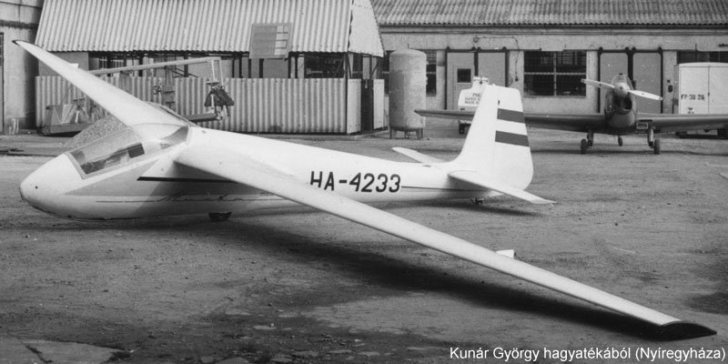 Kép a HA-4233 lajstromú gépről.