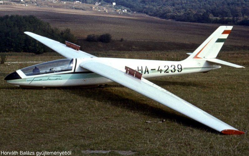 Kép a HA-4239 lajstromú gépről.