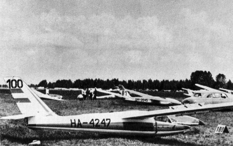 Kép a HA-4247 lajstromú gépről.