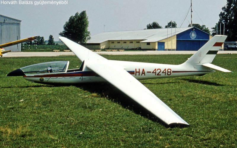 Kép a HA-4248 lajstromú gépről.