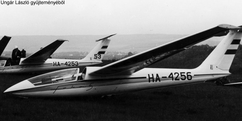 Kép a HA-4256 lajstromú gépről.