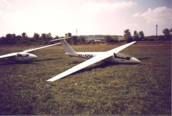 Kép a HA-4258 lajstromú gépről.