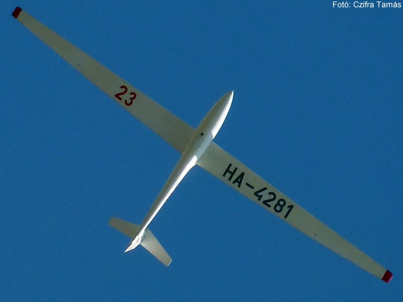 Kép a HA-4281 lajstromú gépről.