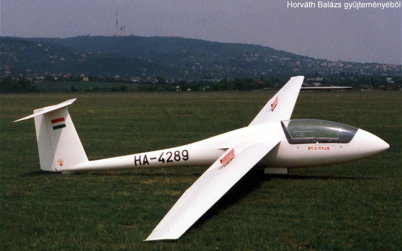 Kép a HA-4289 lajstromú gépről.