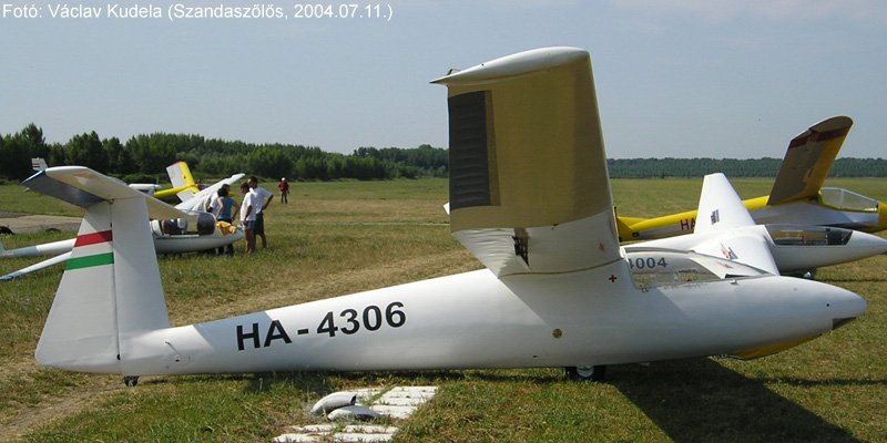 Kép a HA-4306 lajstromú gépről.