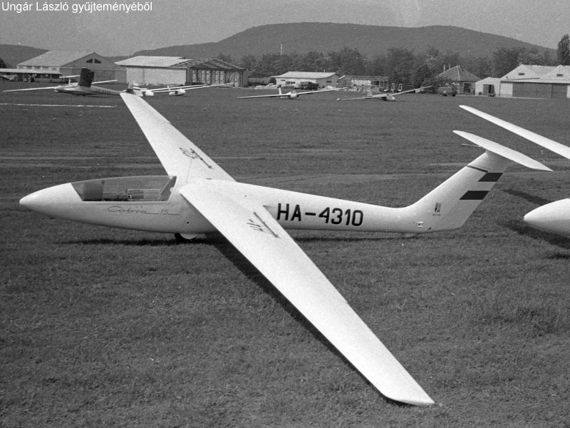 Kép a HA-4310 lajstromú gépről.