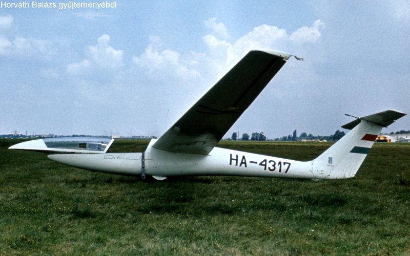 Kép a HA-4317 lajstromú gépről.