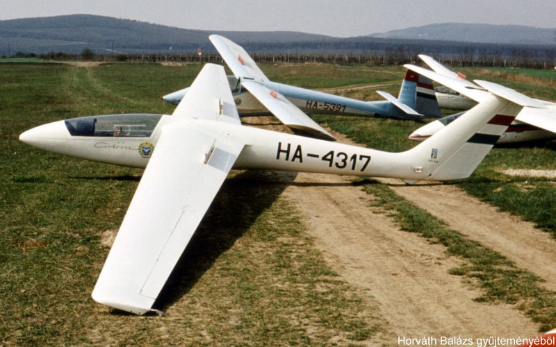 Kép a HA-4317 lajstromú gépről.