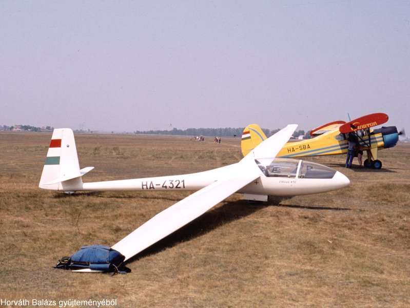 Kép a HA-4321 lajstromú gépről.