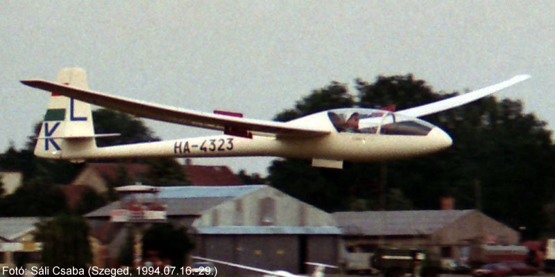 Kép a HA-4323 lajstromú gépről.