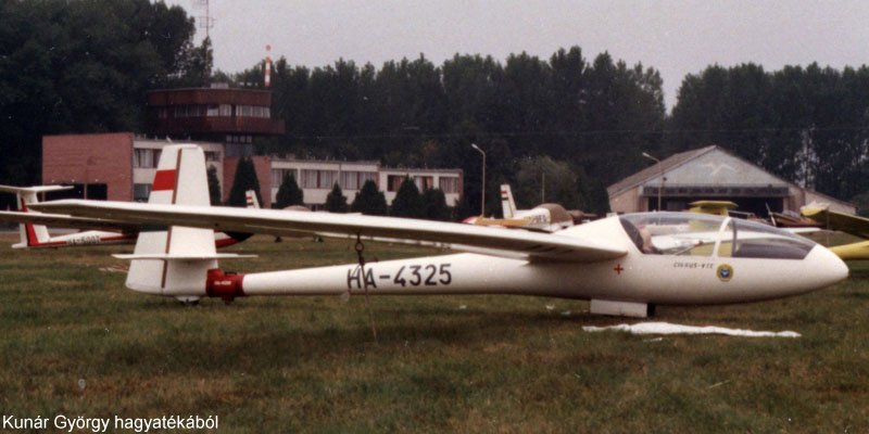 Kép a HA-4325 lajstromú gépről.