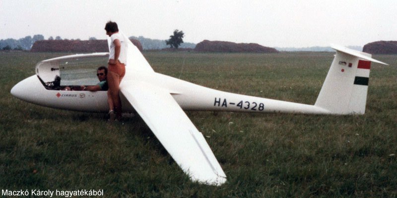 Kép a HA-4328 lajstromú gépről.