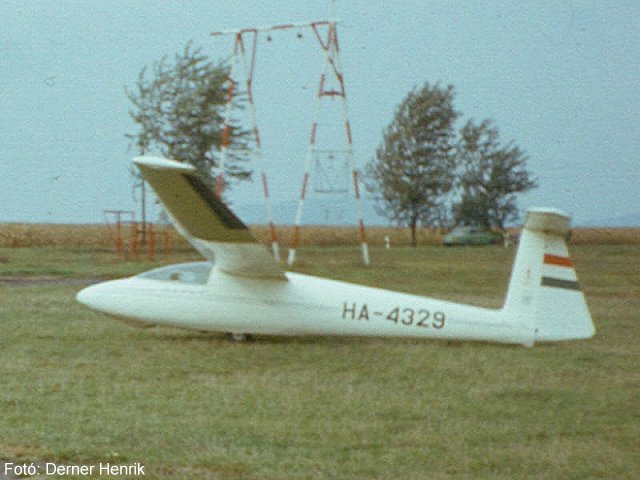 Kép a HA-4329 lajstromú gépről.