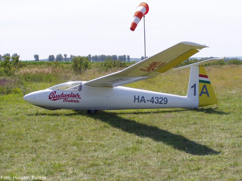 Kép a HA-4329 lajstromú gépről.