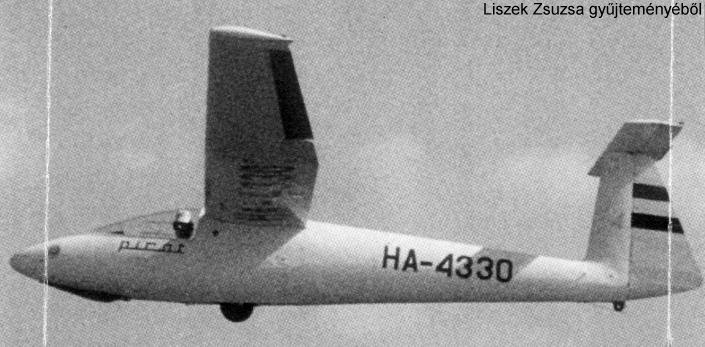 Kép a HA-4330 lajstromú gépről.