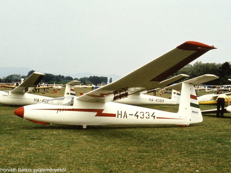 Kép a HA-4334 lajstromú gépről.