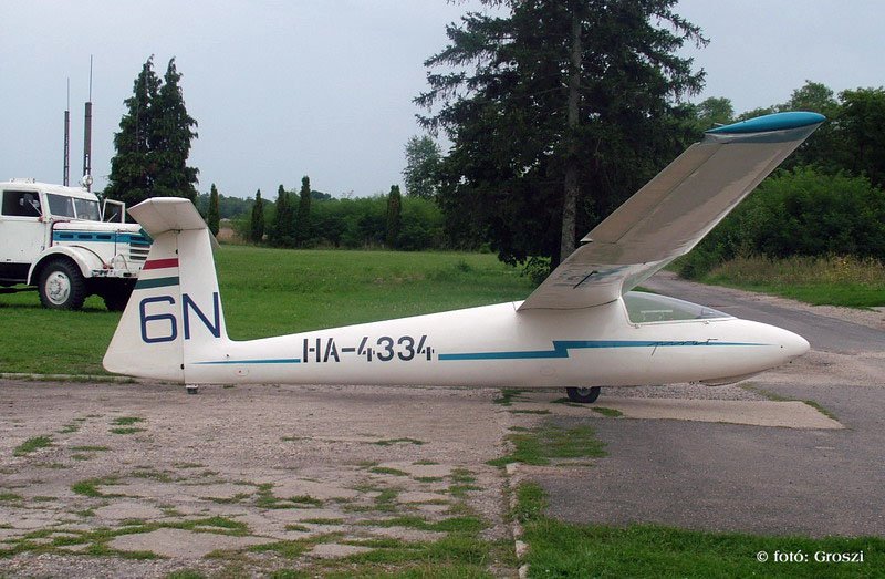 Kép a HA-4334 lajstromú gépről.