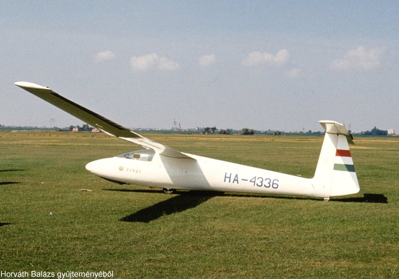 Kép a HA-4336 lajstromú gépről.