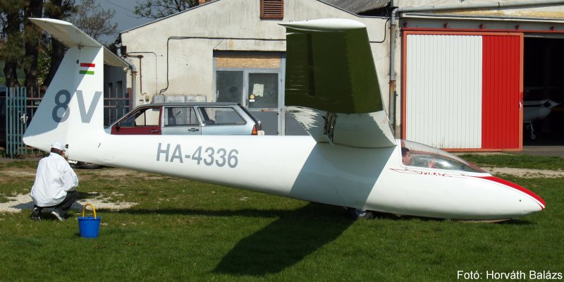 Kép a HA-4336 lajstromú gépről.