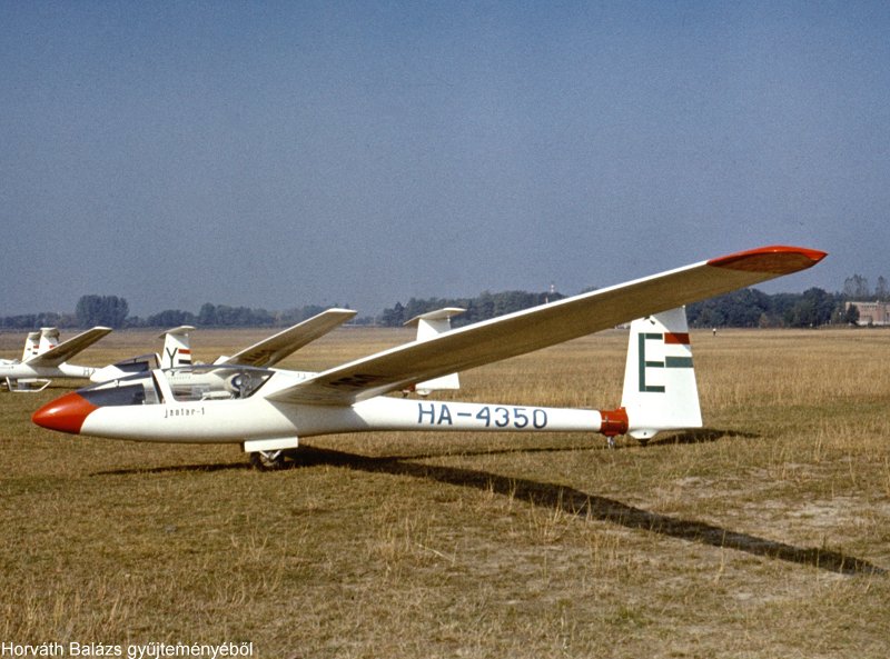 Kép a HA-4350 lajstromú gépről.