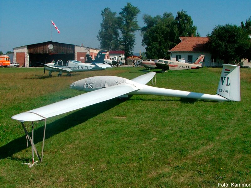 Kép a HA-4354 lajstromú gépről.