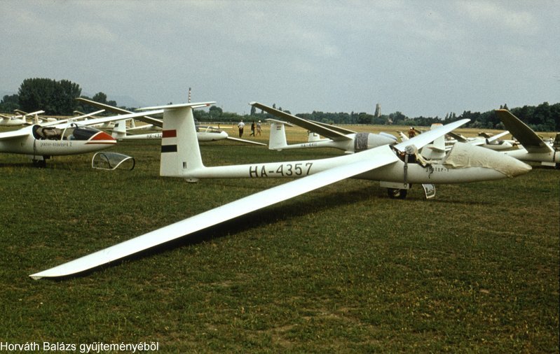 Kép a HA-4357 lajstromú gépről.