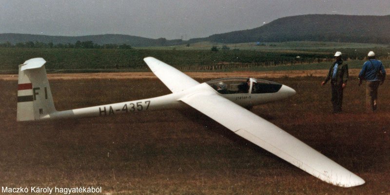 Kép a HA-4357 lajstromú gépről.