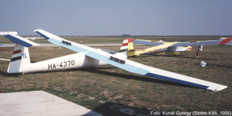 Kép a HA-4370 lajstromú gépről.