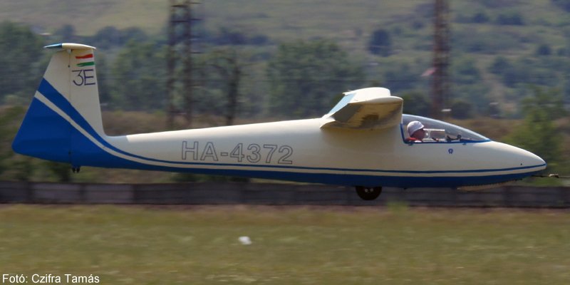Kép a HA-4372 lajstromú gépről.