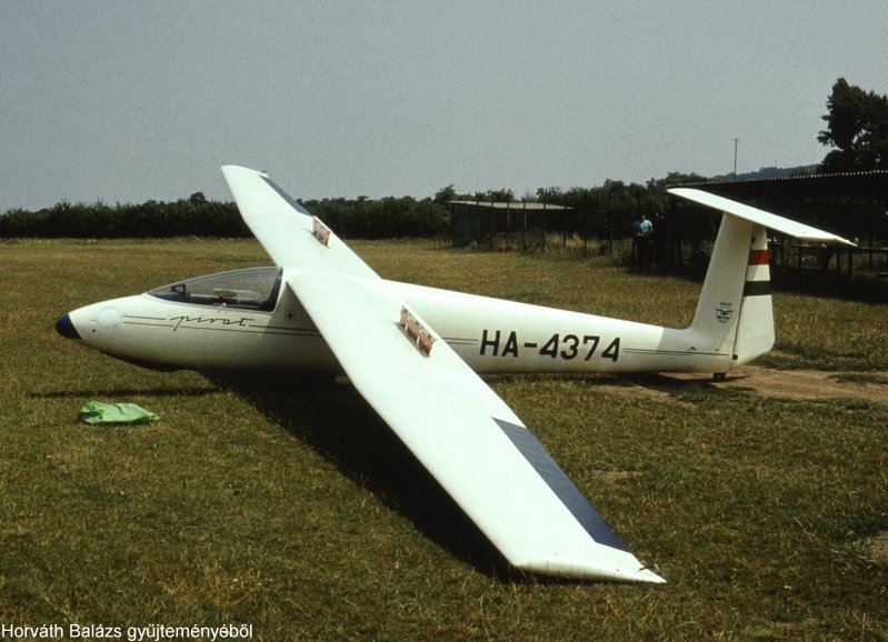 Kép a HA-4374 lajstromú gépről.