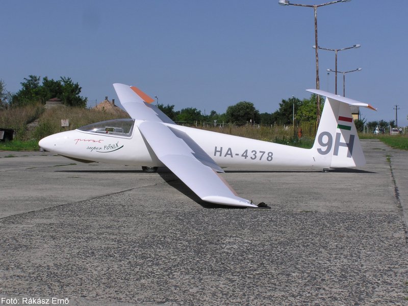 Kép a HA-4378 lajstromú gépről.