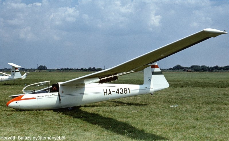 Kép a HA-4381 lajstromú gépről.