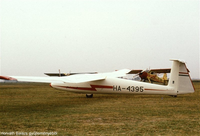 Kép a HA-4395 lajstromú gépről.