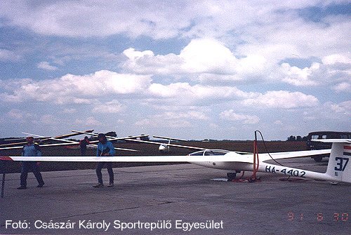 Kép a HA-4402 lajstromú gépről.