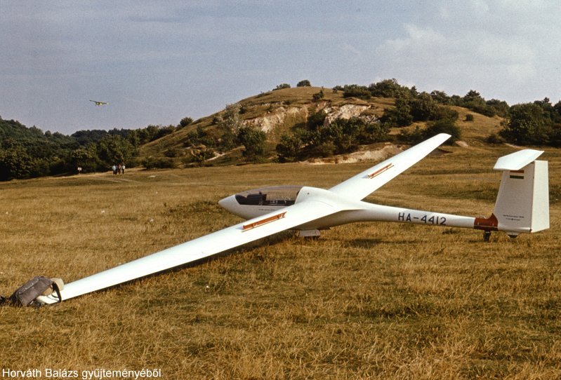 Kép a HA-4412 lajstromú gépről.