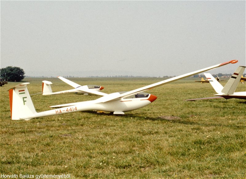 Kép a HA-4414 lajstromú gépről.