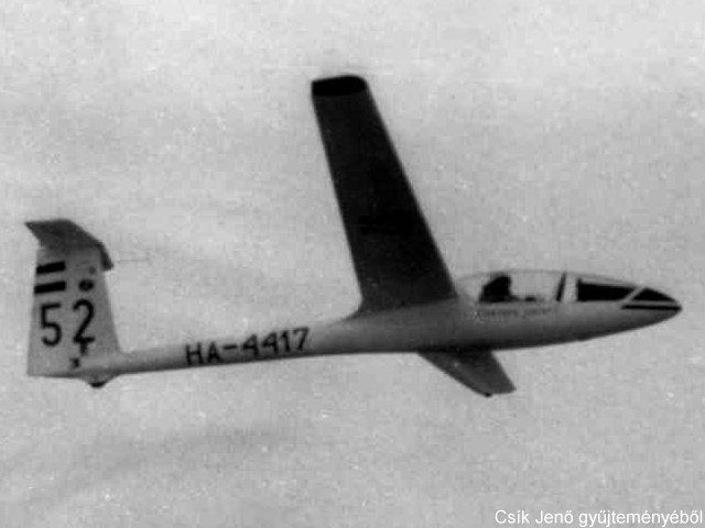 Kép a HA-4417 lajstromú gépről.
