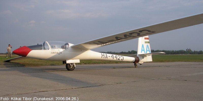 Kép a HA-4423 lajstromú gépről.